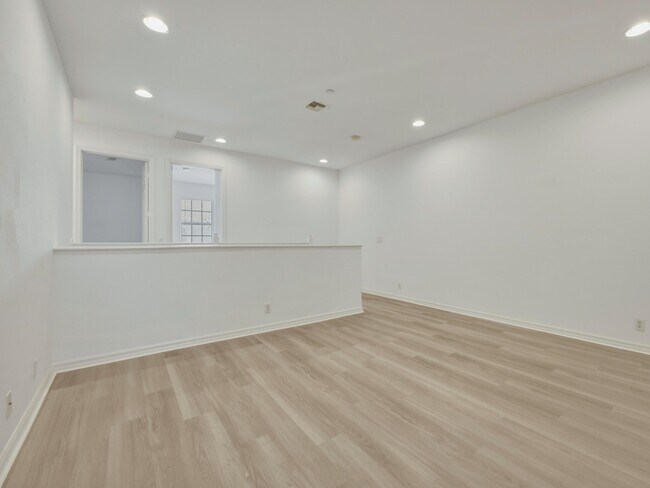 Building Photo - 119 Lancaster Rd