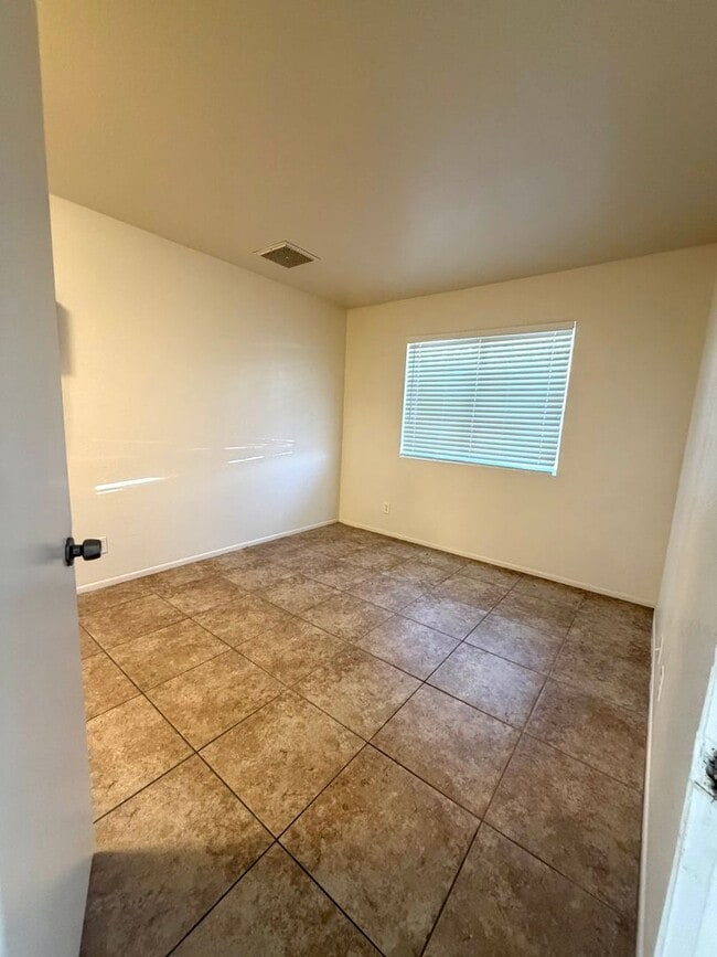 Building Photo - 2 Bedroom, 2 Bathroom with a Garage and Carport