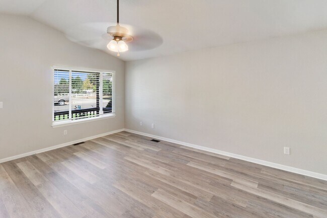 Building Photo - 2488 Sapphire St