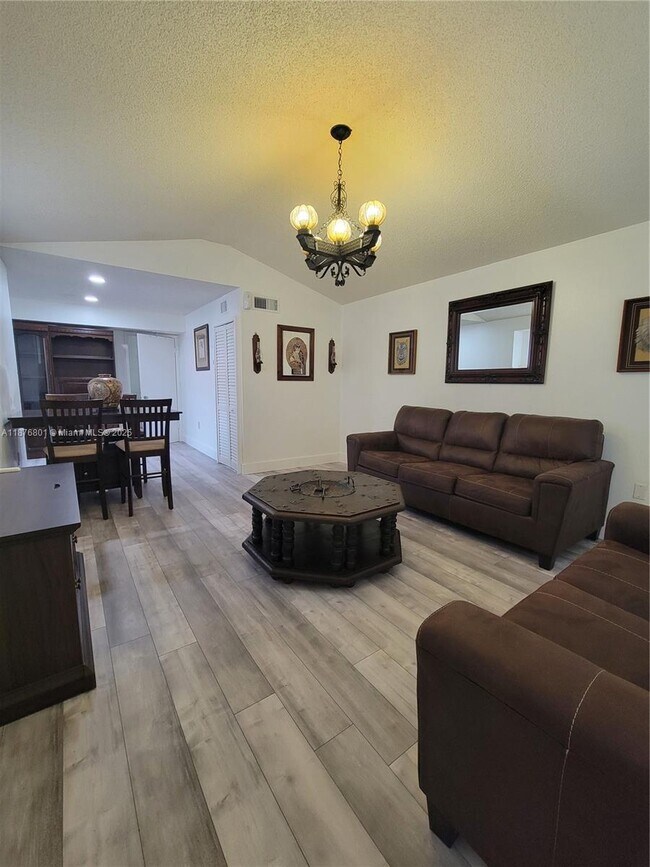 Building Photo - 10440 SW 156th Ct