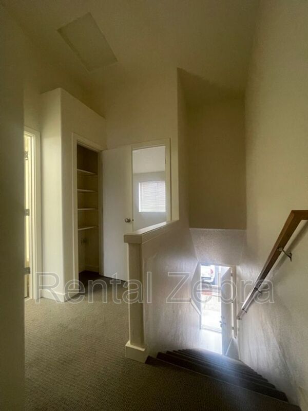 Building Photo - 6702 SE 80th Ave