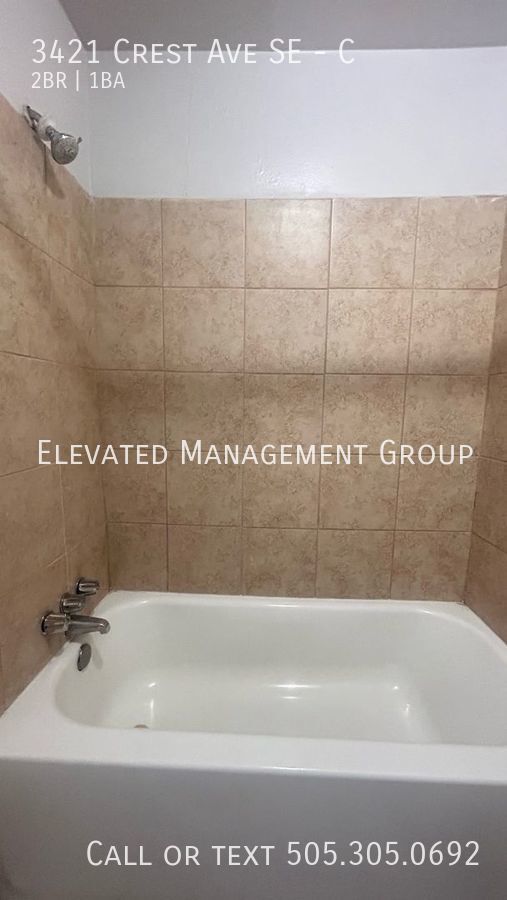 2 bedroom, IMMEDIATE move in! 3421 Crest Ave SE Albuquerque NM 87106