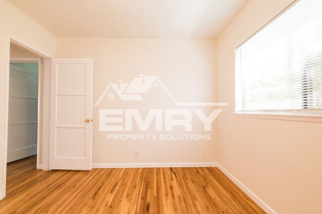 Building Photo - 4743 Levelside Ave