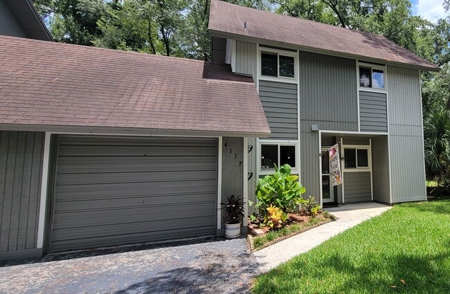 Primary Photo - Charming 3/3 Condo