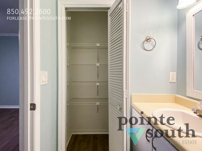 Building Photo - 5280 Kennsington Pl