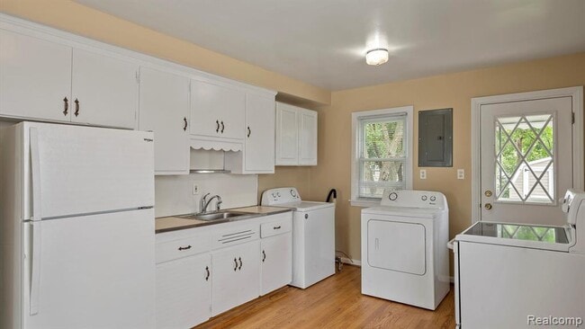 Building Photo - 421 W Morehouse Ave