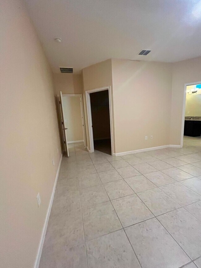 Building Photo - Beautiful 3-Bedroom + Flex Room Home for Rent in Sawgrass Plantation