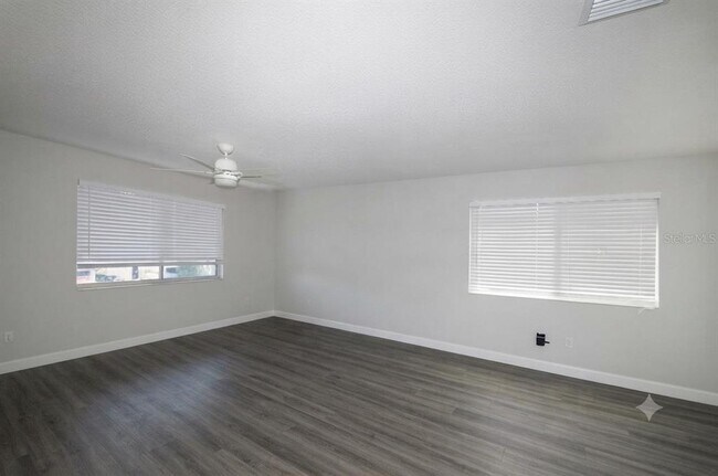 Building Photo - 1834 Bough Ave
