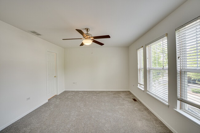 Building Photo - 2963 Saganashkee Ln