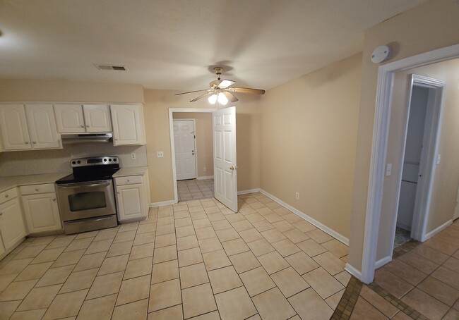 Building Photo - 5807 Hunter Rd