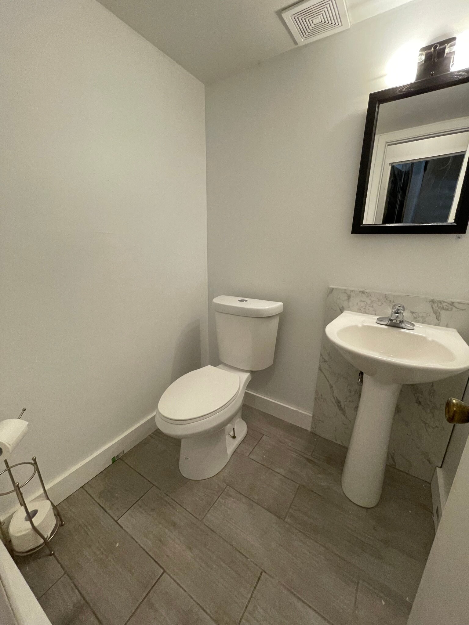 Building Photo - 2539 Jenkintown Rd