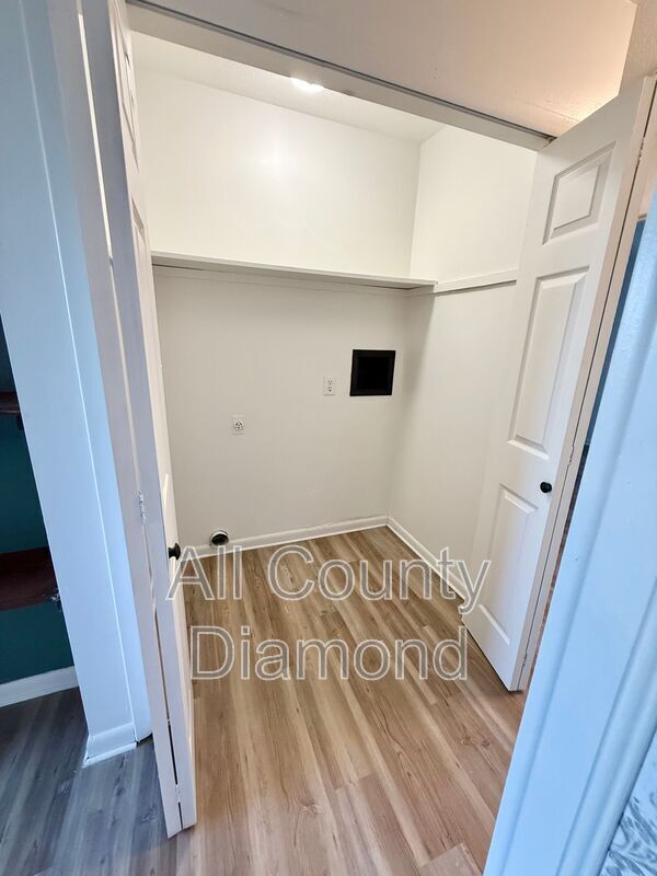 Building Photo - 506 11th St N