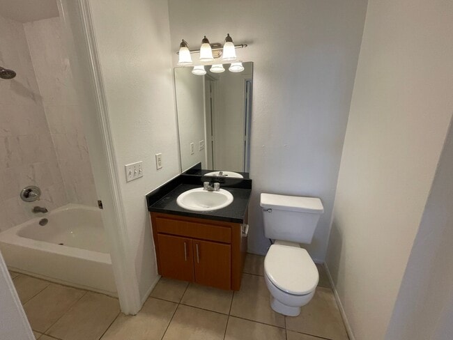 Building Photo - 409 Fountainhead Cir