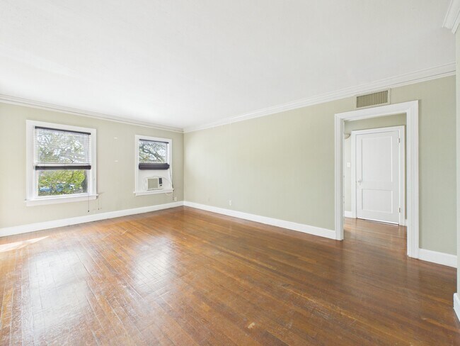 Building Photo - 1920 Richmond Ave.