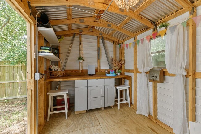 Building Photo - 52 Florida Ave