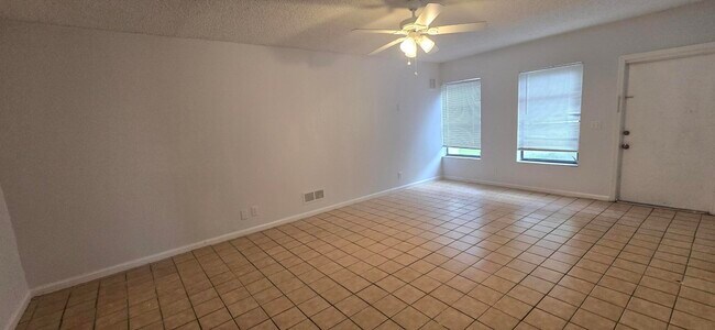 Building Photo - 3177 Coral Hills Dr