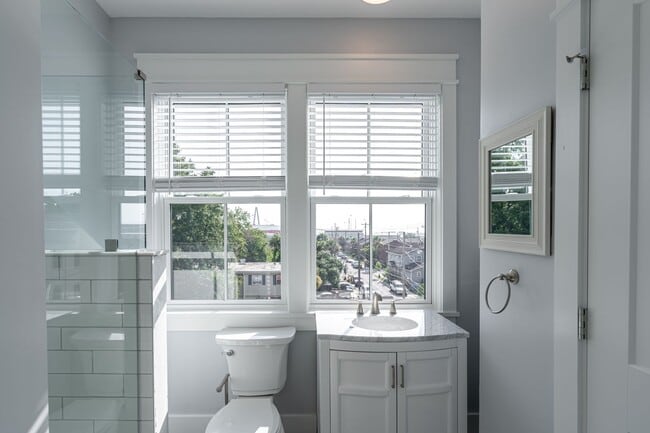 Building Photo - 22 Reid St