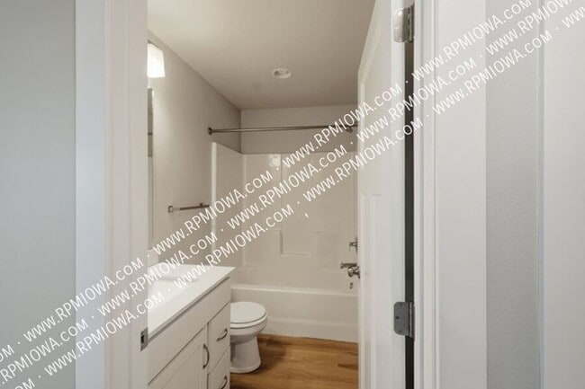 Building Photo - 818 Kingfisher Dr