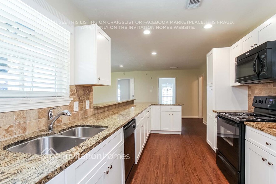 Building Photo - 10306 Sagedowne Ln