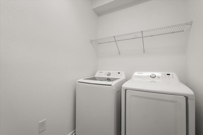 Building Photo - 301 Ballo Dr