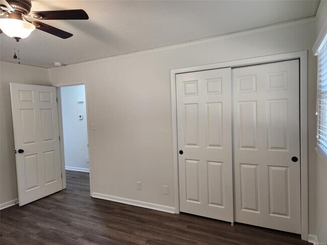 Building Photo - 628 Shadow Ln