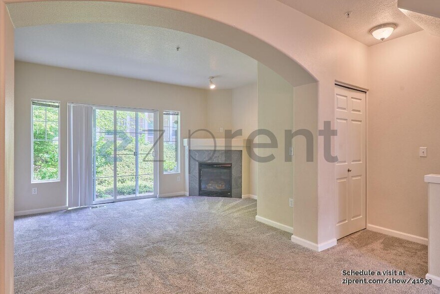 Building Photo - 15440 SW Mallard Dr