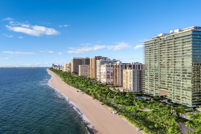 Building Photo - 10203 Collins Ave