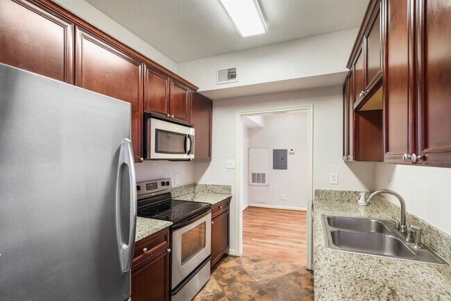 Primary Photo - 2255 Braeswood Park Dr