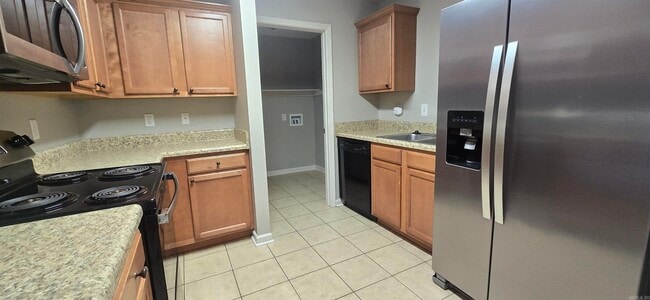 Building Photo - 15355 Oak Glen Dr
