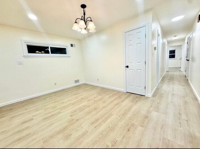 Building Photo - 588 Avenue A