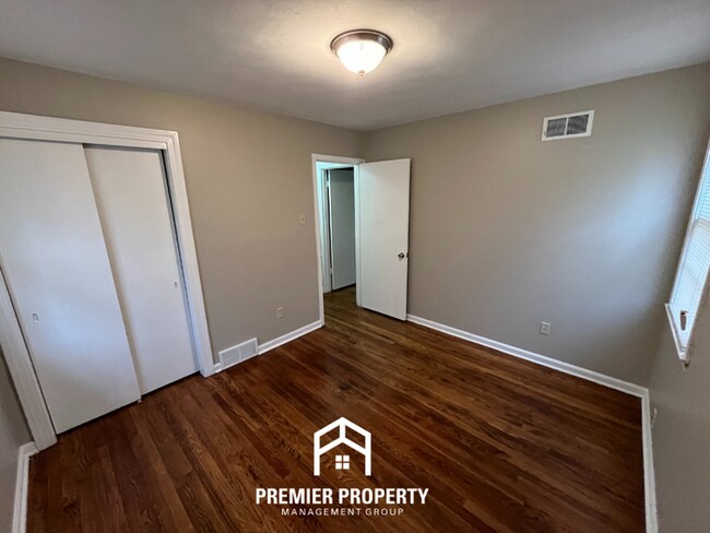 Building Photo - Charming 3BR/1.5BA Memphis Home with Hardwood Floors, Deck & Large Fenced Yard