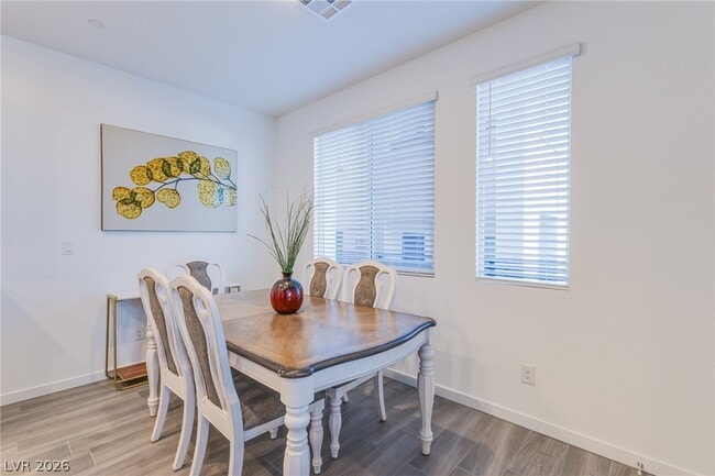 Building Photo - 145 Aqua Cmns