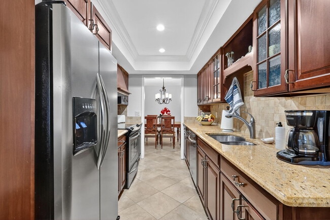 Building Photo - 318 SE 7th Ave