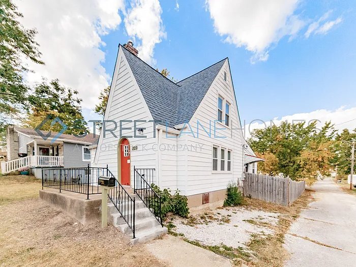 Building Photo - 205 9th Ave