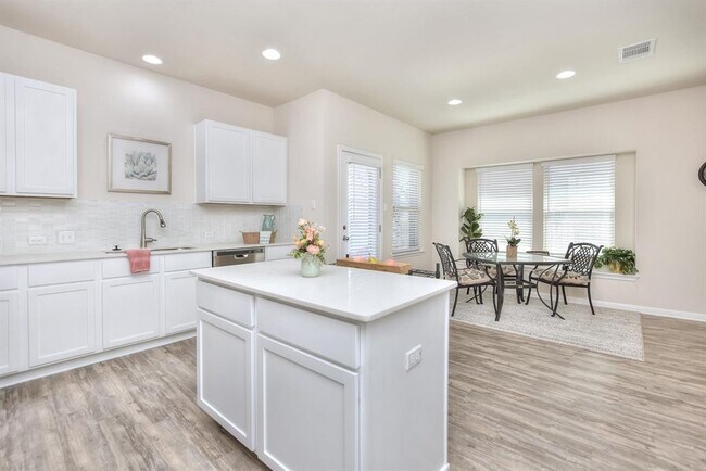 Building Photo - 1736 Cherokee Nation Trl