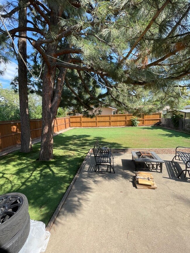 Building Photo - Mid Century Modern 3BD/2BA Arvada Home! Available 7/3/26!