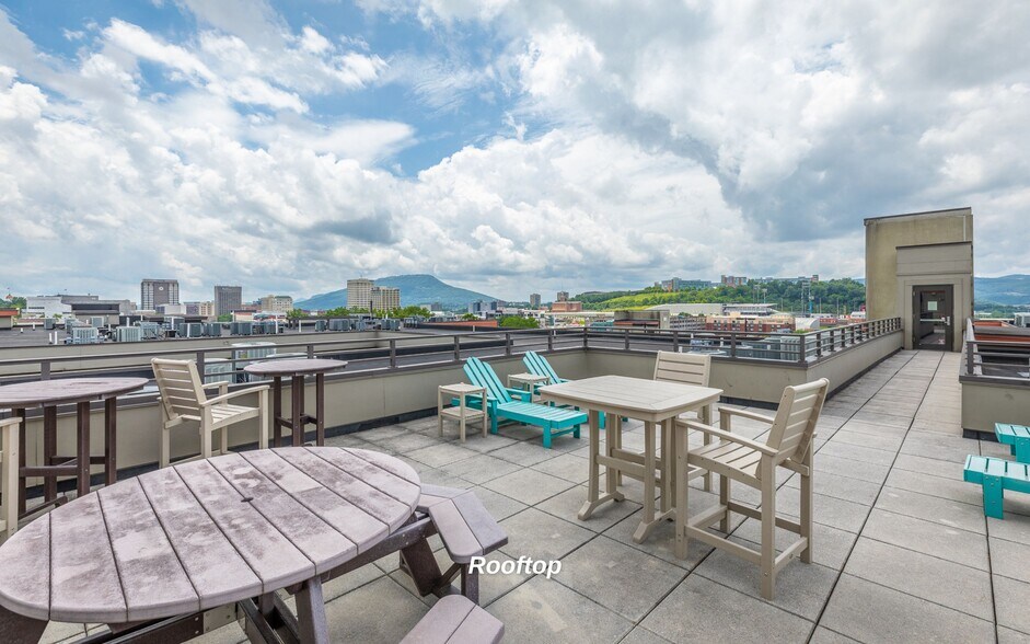 Building Photo - 129 Walnut St