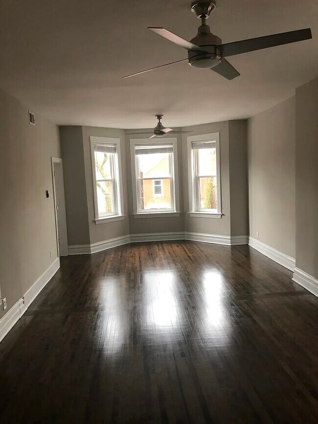 Building Photo - 1726 N Honore St