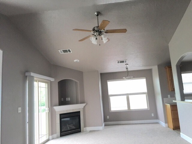 Building Photo - Beautiful 1-Bedroom with Balcony & Garage