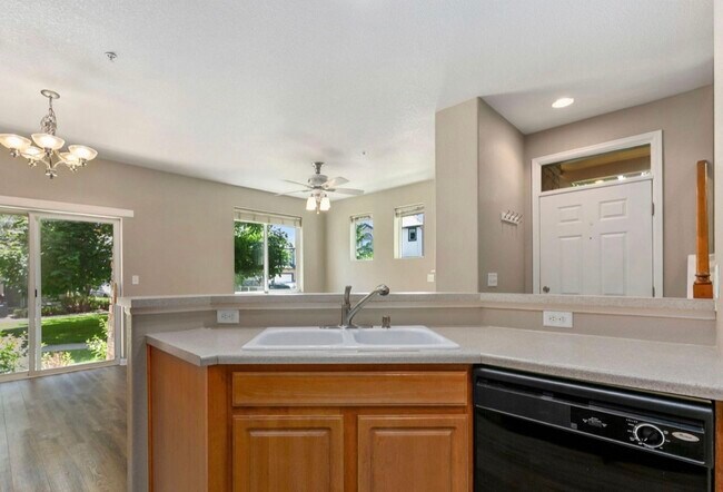 Building Photo - 2862 Kansas Dr