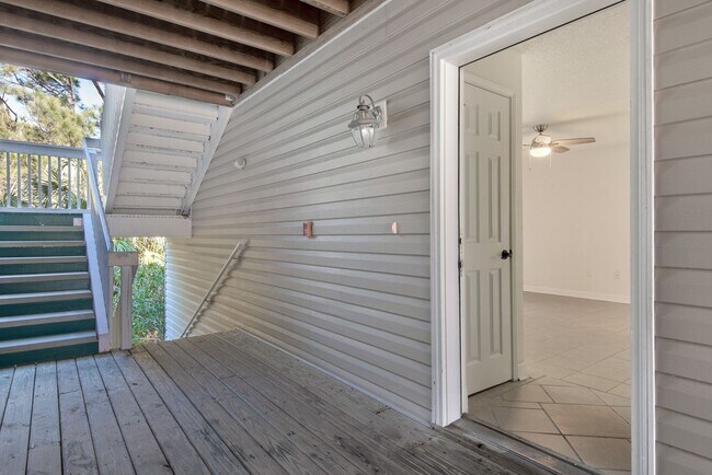 Building Photo - Beautifully remodeled 1B/1B Unfurnished Condo near Beach in the Heart of Destin!