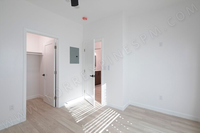 Building Photo - *OPEN HOUSE: 5/3 1:30-4:00PM* 2 Br in Clai...