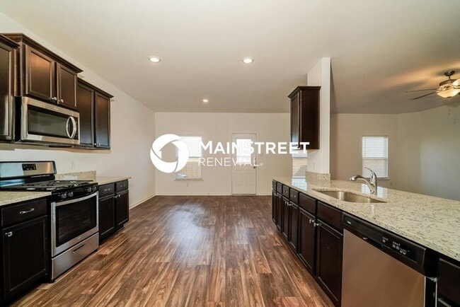 Building Photo - 4 Bedroom Pet-Friendly Home in New Braunfels, TX with Main Street Renewal