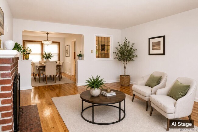Building Photo - 121 Manhasset Ave