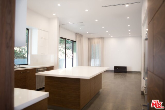 Building Photo - 11200 Dona Lola Dr