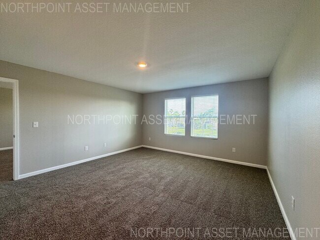Building Photo - "AUGUST MOVE IN SPECIAL: $500 off on 2nd M...