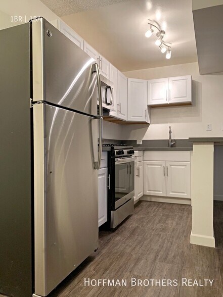 Building Photo - 933 Wilcox Ave