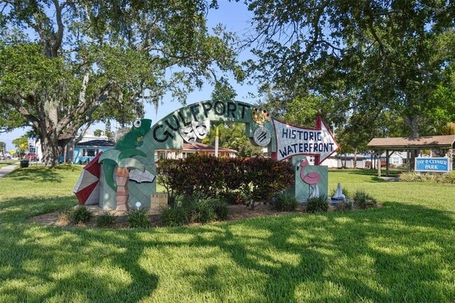 Building Photo - 1925 52nd St S