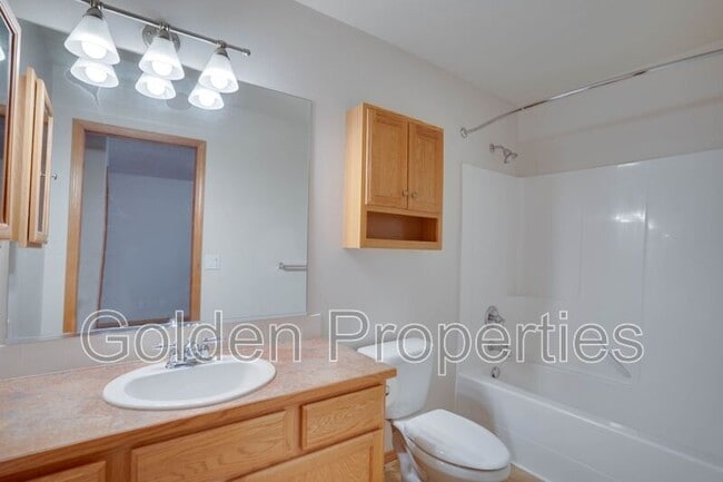 Building Photo - 7488 N Courcelles Pkwy