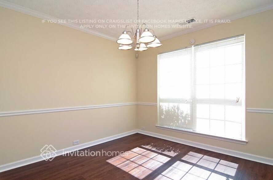 Building Photo - 8119 Valley Ridge Dr